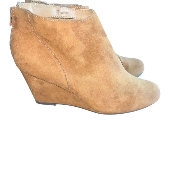 Fioni Shoes - Women's Fioni Brown Wedge Ankle Boots Size 9.5